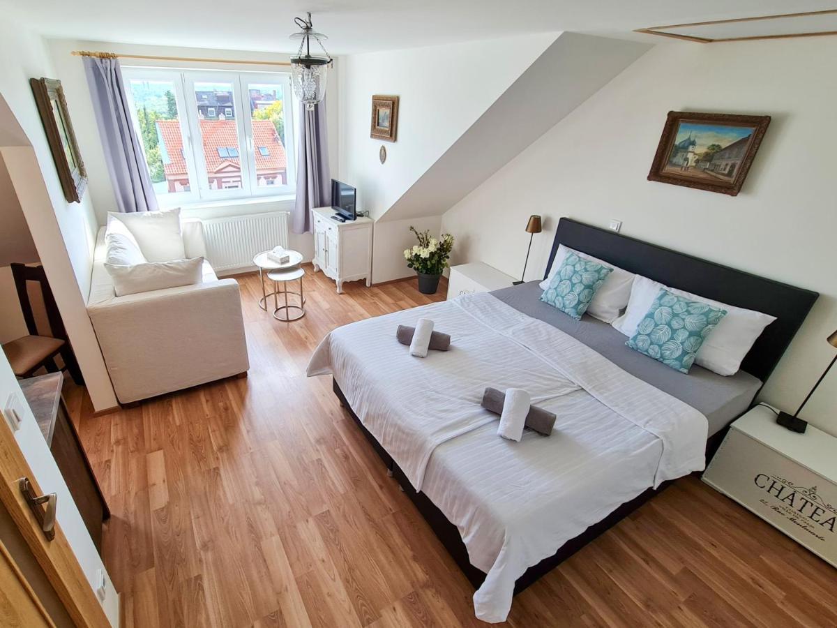Apartman Praha Brevnov エクステリア 写真